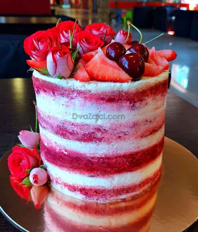 торт на заручення червоний оксамит з жимими квітами